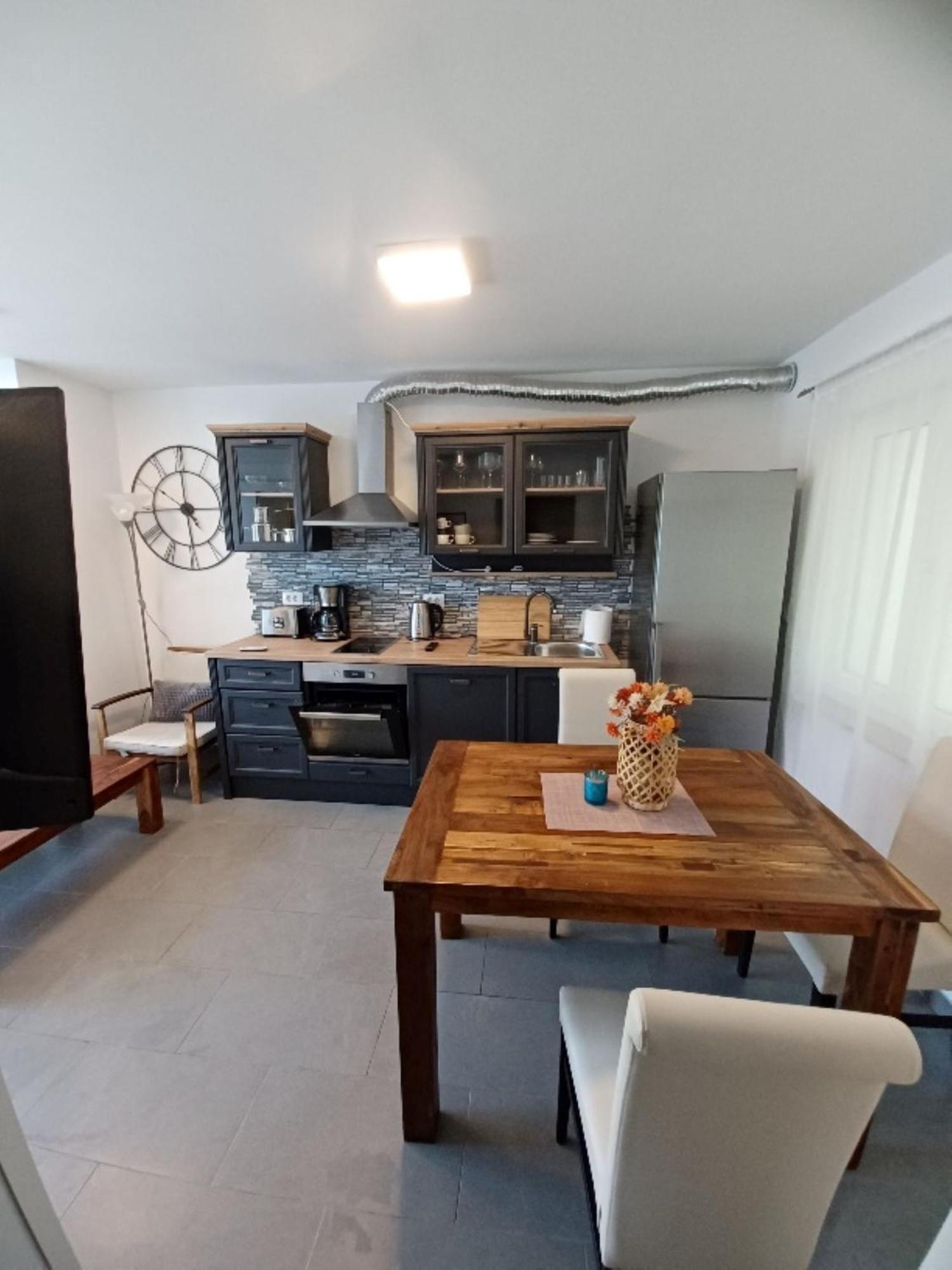 Hoehlenmensch 2 Apartman